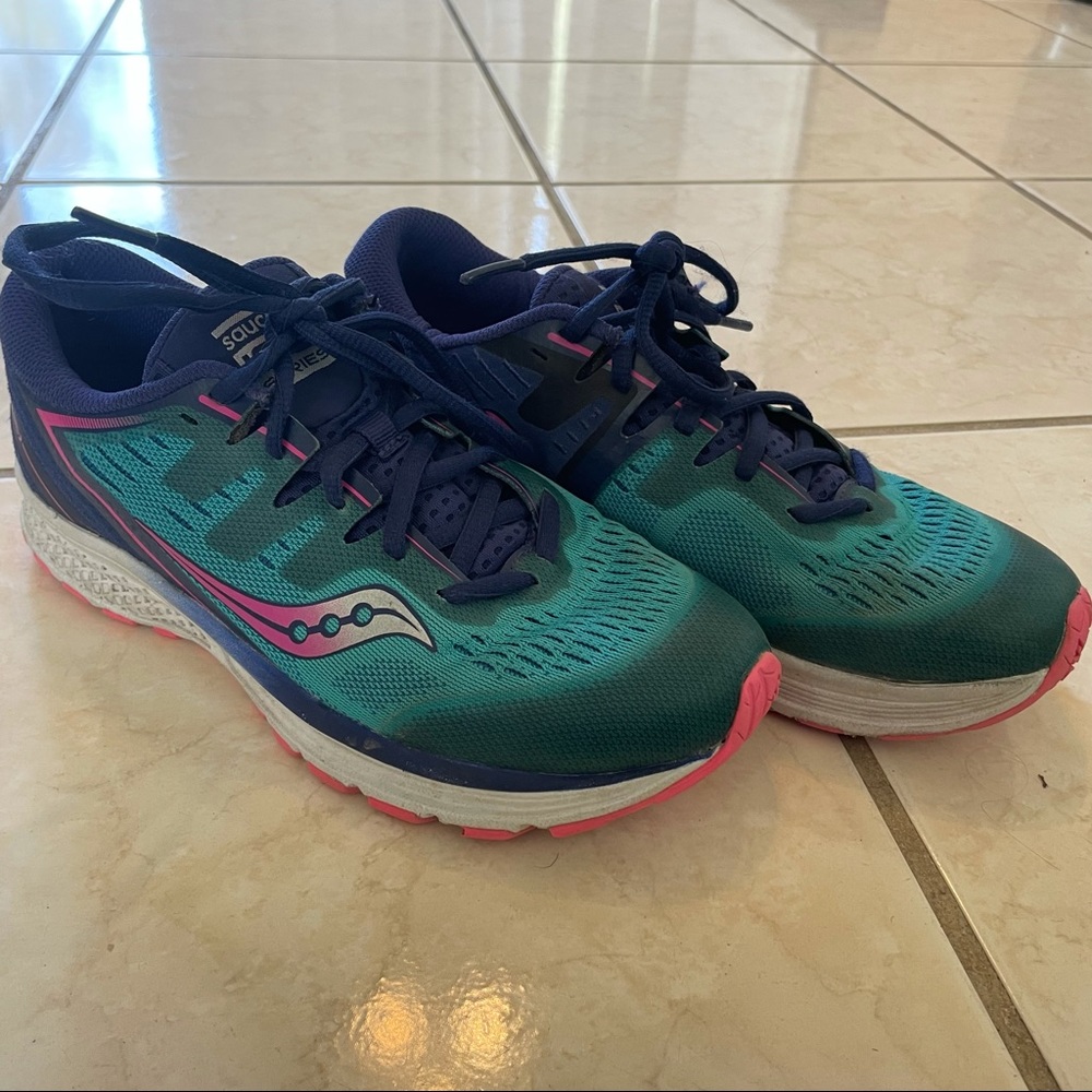 Girls athletic sneakers